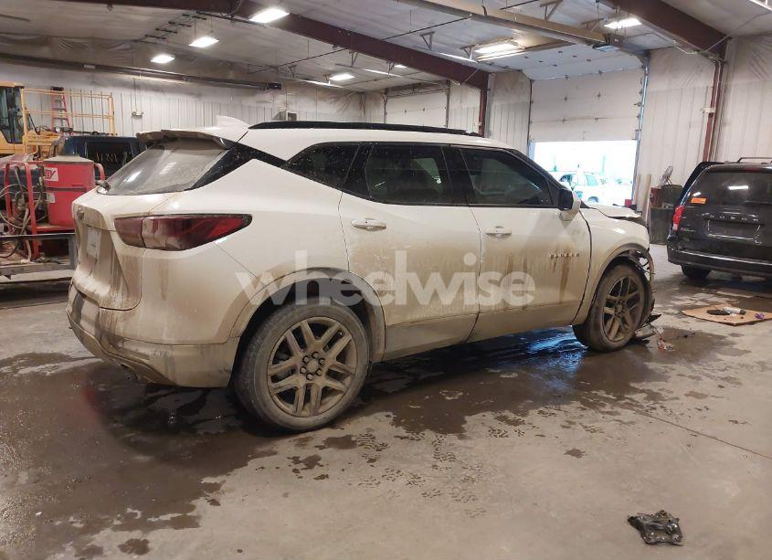 Photo 4 of 2024 Chevrolet Blazer FWD 2LT (VIN 3GNKBCR49RS165665)