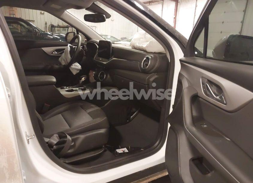 Photo 5 of 2024 Chevrolet Blazer FWD 2LT (VIN 3GNKBCR49RS165665)
