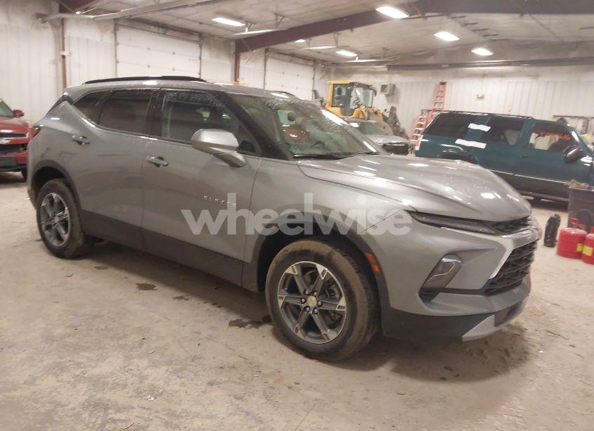 2025 Chevrolet Blazer FWD 2LT (VIN 3GNKBCR49SS113118) main photo