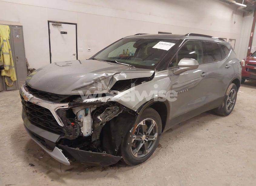 Photo 2 of 2025 Chevrolet Blazer FWD 2LT (VIN 3GNKBCR49SS113118)