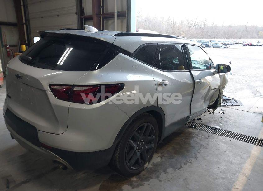 Photo 4 of 2022 Chevrolet Blazer FWD 2LT (VIN 3GNKBCR4XNS132734)