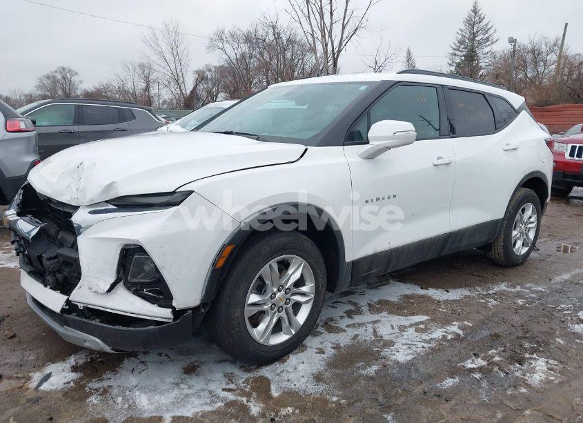 Photo 2 of 2022 Chevrolet Blazer FWD 2LT (VIN 3GNKBCR4XNS176233)