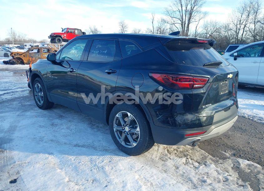 Photo 3 of 2023 Chevrolet Blazer FWD 2LT (VIN 3GNKBCR4XPS115984)