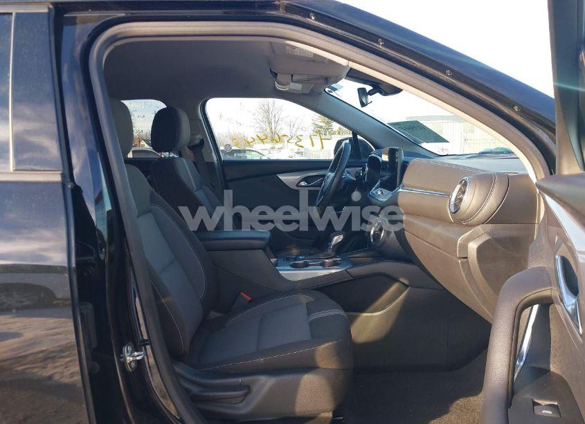 Photo 5 of 2023 Chevrolet Blazer FWD 2LT (VIN 3GNKBCR4XPS115984)