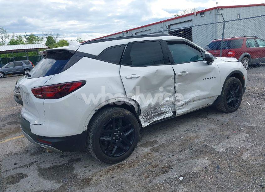 Photo 4 of 2023 Chevrolet Blazer FWD 2LT (VIN 3GNKBCR4XPS224431)