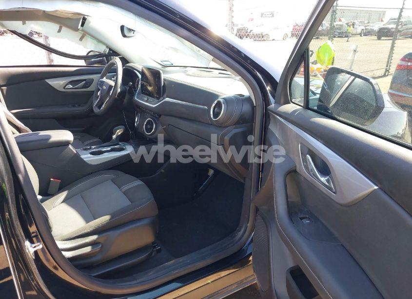 Photo 5 of 2024 Chevrolet Blazer FWD 2LT (VIN 3GNKBCR4XRS203887)