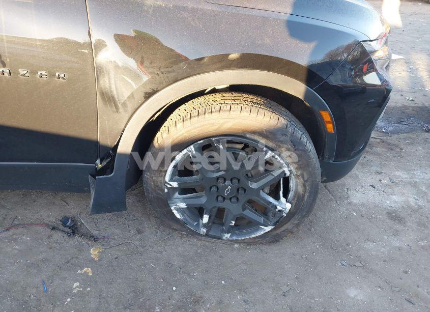 Photo 16 of 2020 Chevrolet Blazer FWD 2LT (VIN 3GNKBCRS0LS677255)