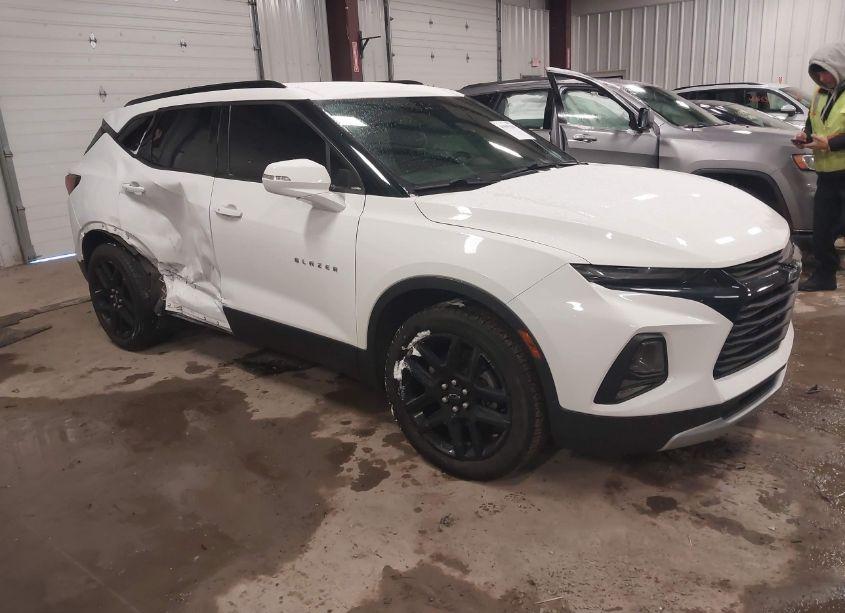 2020 Chevrolet Blazer FWD 2LT (VIN 3GNKBCRS0LS681323) main photo
