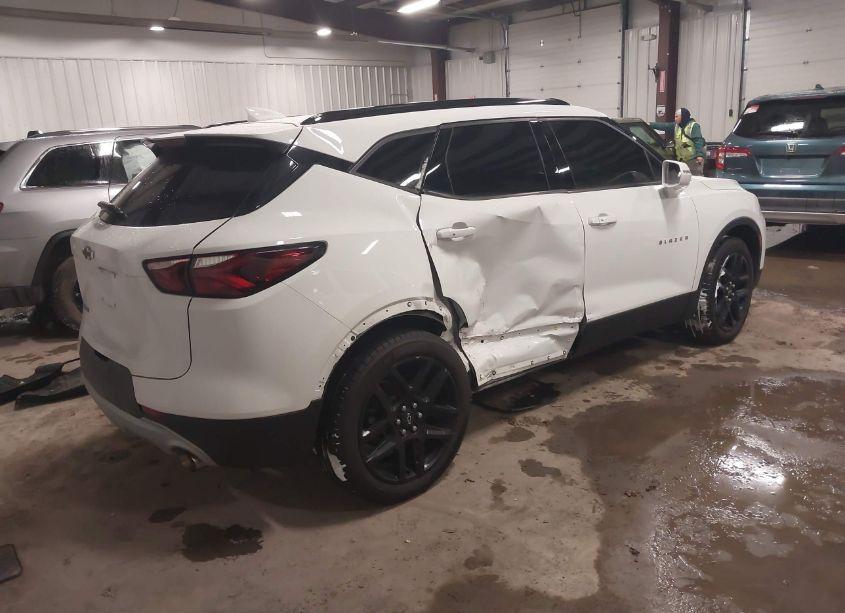 Photo 4 of 2020 Chevrolet Blazer FWD 2LT (VIN 3GNKBCRS0LS681323)