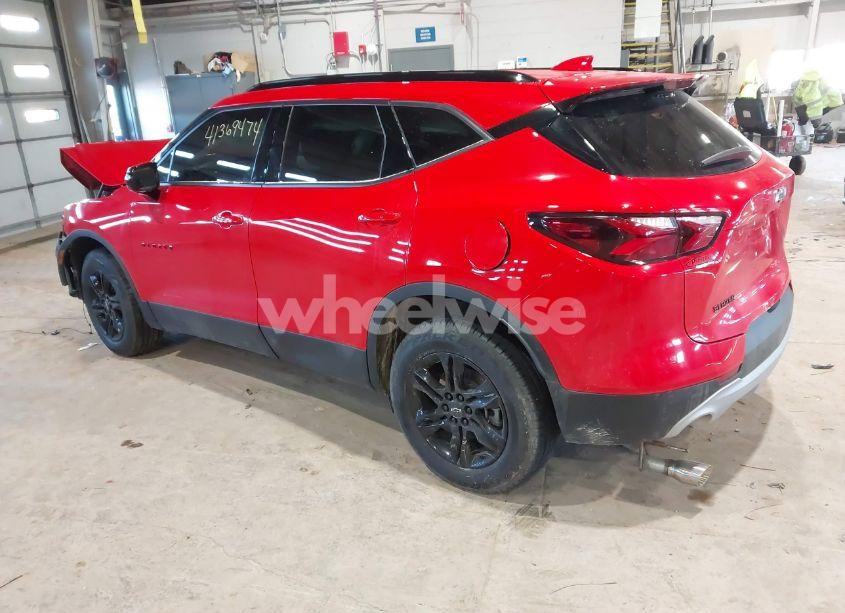 Photo 3 of 2021 Chevrolet Blazer FWD 2LT (VIN 3GNKBCRS0MS543430)