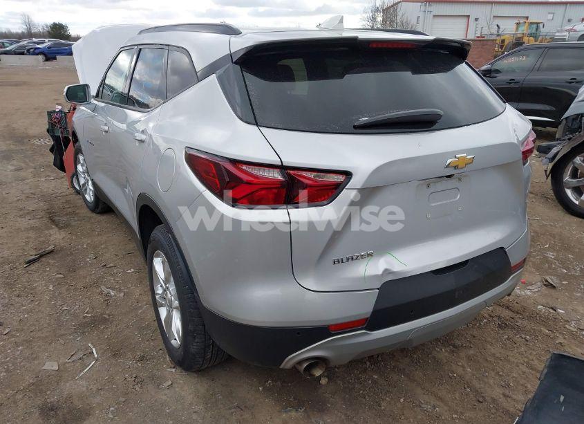 Photo 3 of 2020 Chevrolet Blazer FWD 2LT (VIN 3GNKBCRS1LS637802)