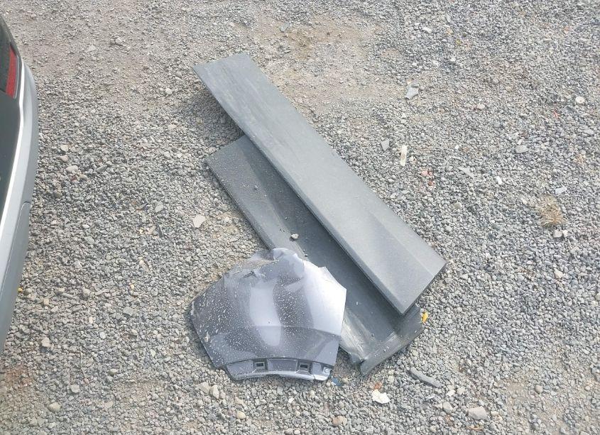 Photo 12 of 2020 Chevrolet Blazer FWD 2LT (VIN 3GNKBCRS1LS728424)