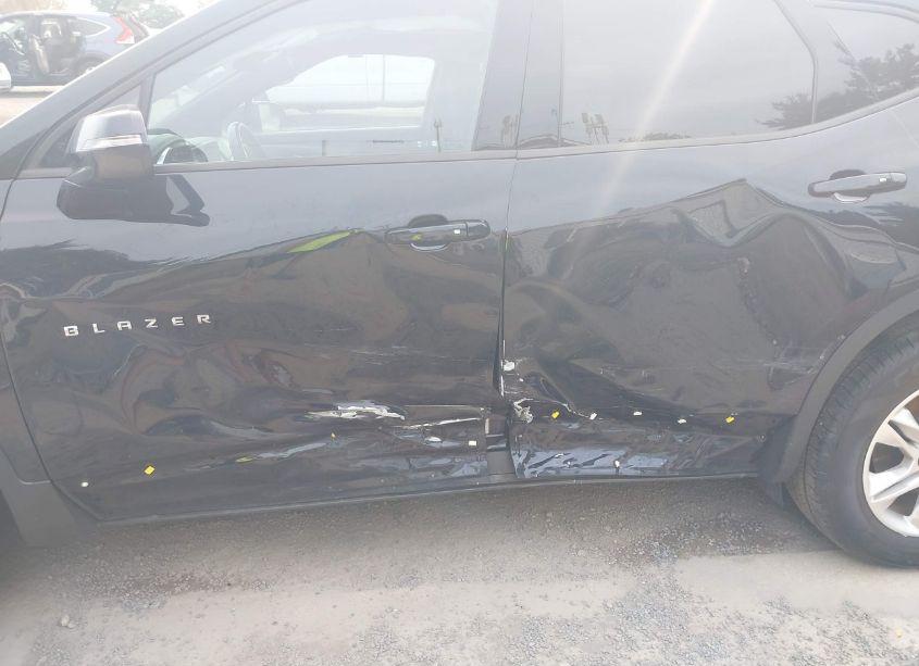 Photo 6 of 2020 Chevrolet Blazer FWD 2LT (VIN 3GNKBCRS1LS728424)