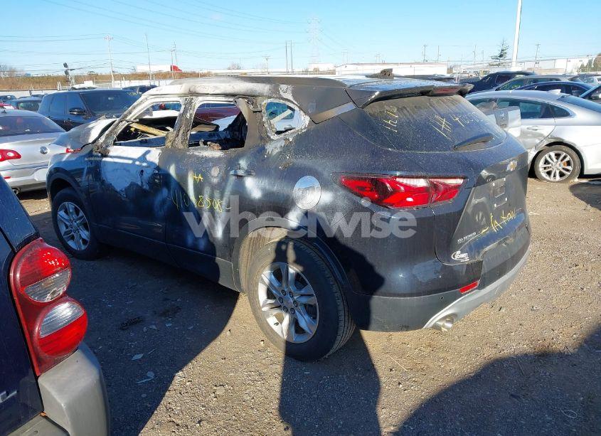 Photo 3 of 2021 Chevrolet Blazer FWD 2LT (VIN 3GNKBCRS1MS520500)