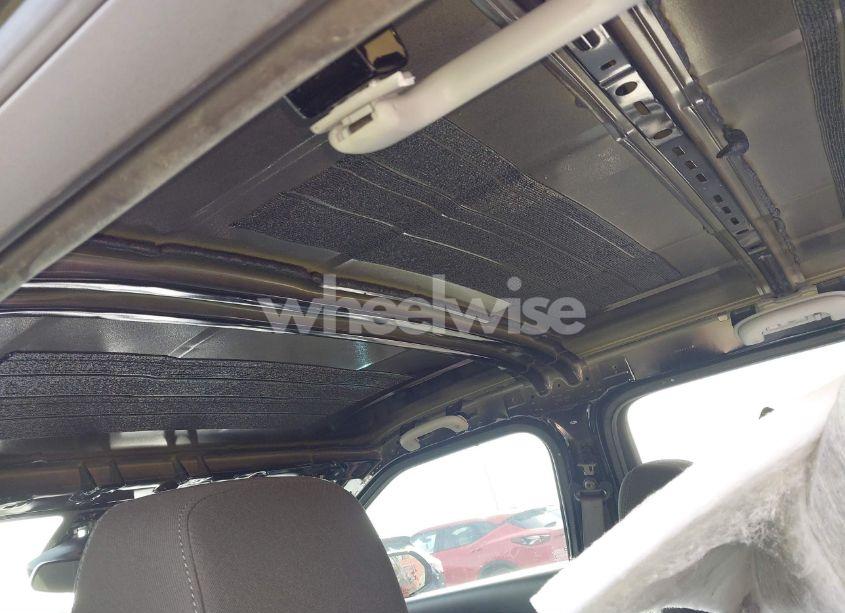 Photo 17 of 2021 Chevrolet Blazer FWD 2LT (VIN 3GNKBCRS1MS578042)