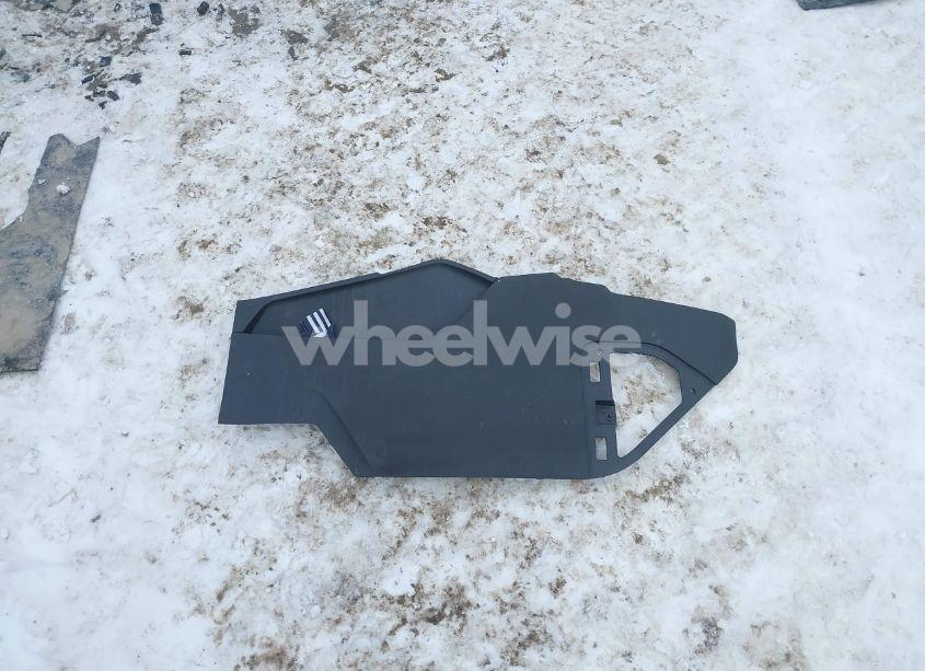 Photo 12 of 2019 Chevrolet Blazer (VIN 3GNKBCRS2KS683069)