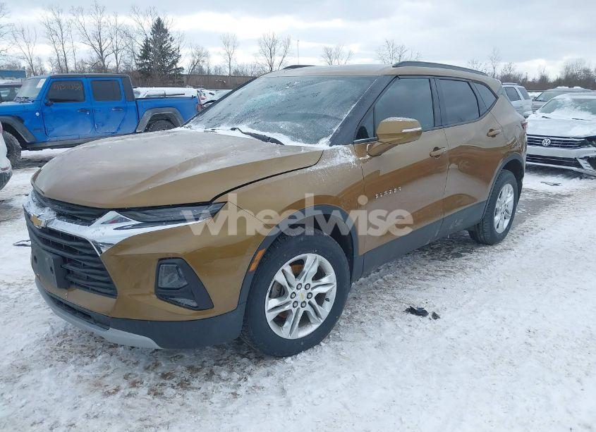 Photo 2 of 2019 Chevrolet Blazer (VIN 3GNKBCRS2KS683069)