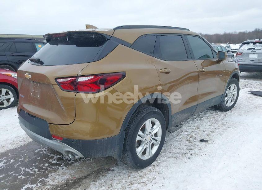 Photo 4 of 2019 Chevrolet Blazer (VIN 3GNKBCRS2KS683069)