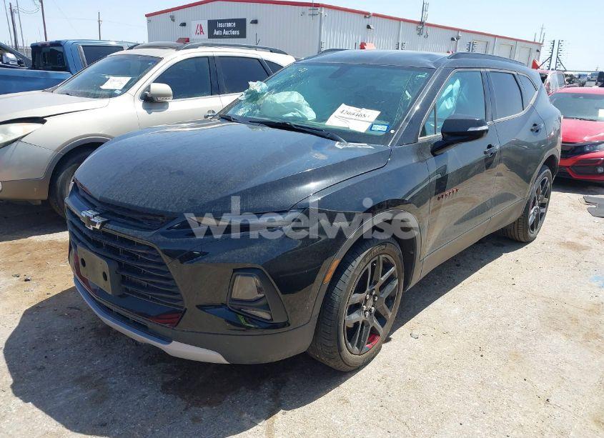 Photo 2 of 2020 Chevrolet Blazer FWD 2LT (VIN 3GNKBCRS2LS618188)