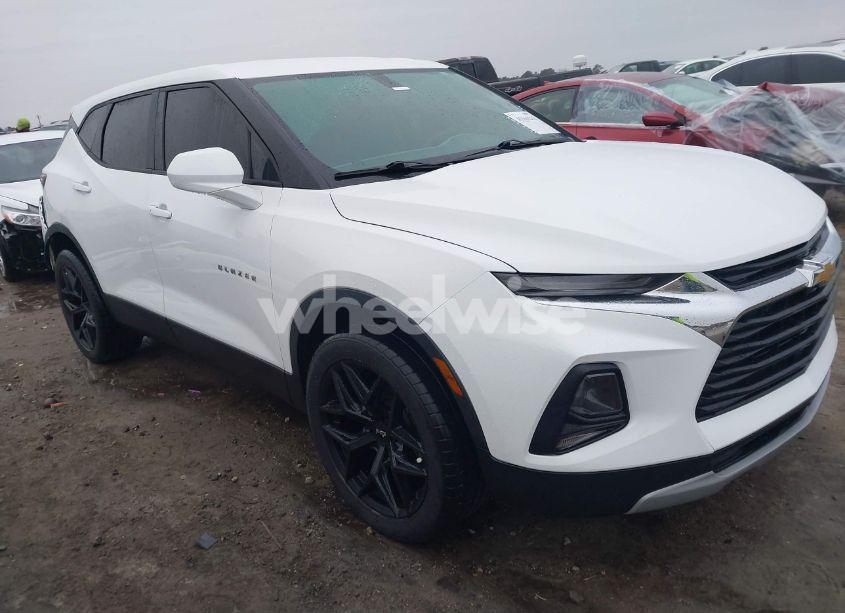 2019 Chevrolet Blazer (VIN 3GNKBCRS3KS568125) main photo