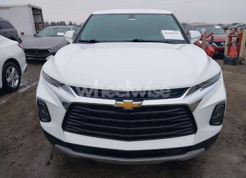 Photo 12 of 2019 Chevrolet Blazer (VIN 3GNKBCRS3KS568125)