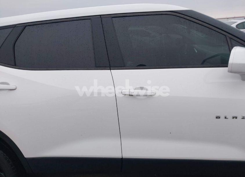 Photo 13 of 2019 Chevrolet Blazer (VIN 3GNKBCRS3KS568125)