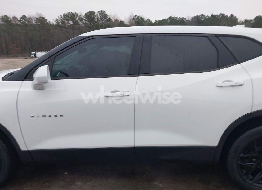Photo 14 of 2019 Chevrolet Blazer (VIN 3GNKBCRS3KS568125)