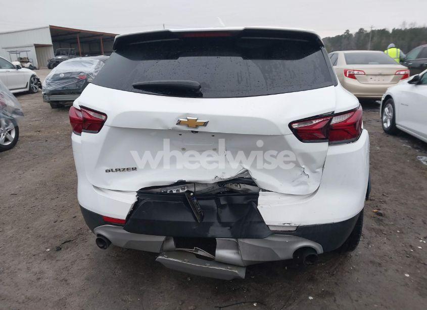 Photo 16 of 2019 Chevrolet Blazer (VIN 3GNKBCRS3KS568125)