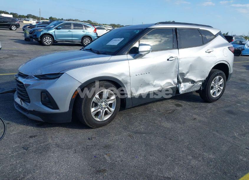 Photo 2 of 2019 Chevrolet Blazer (VIN 3GNKBCRS3KS668242)