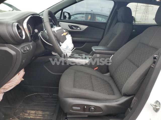 Photo 4 of 2021 CHEVROLET BLAZER 2LT (VIN 3GNKBCRS3MS584831)