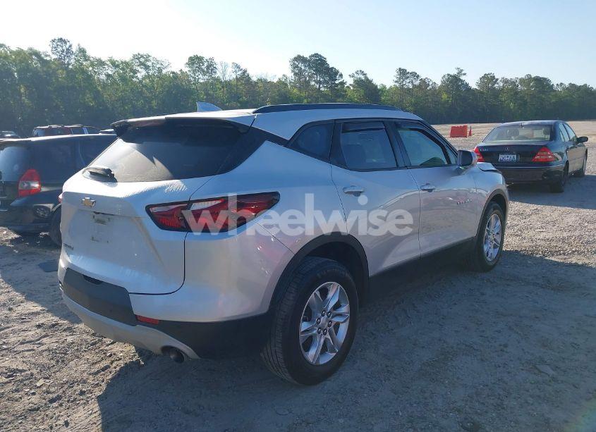 Photo 4 of 2020 Chevrolet Blazer FWD 2LT (VIN 3GNKBCRS4LS618919)
