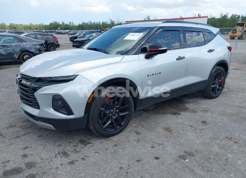Photo 2 of 2021 Chevrolet Blazer FWD 2LT (VIN 3GNKBCRS5MS554956)