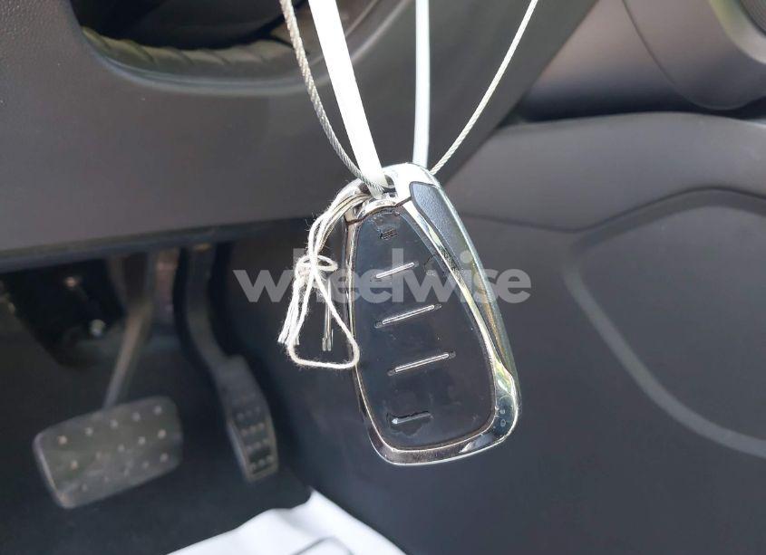 Photo 11 of 2019 Chevrolet Blazer (VIN 3GNKBCRS6KS643531)