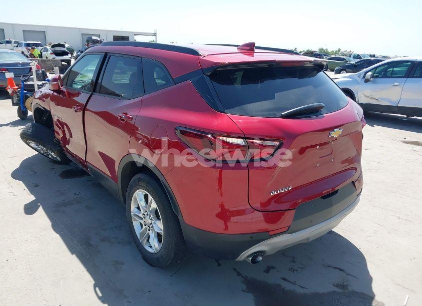 Photo 3 of 2019 Chevrolet Blazer (VIN 3GNKBCRS6KS643531)