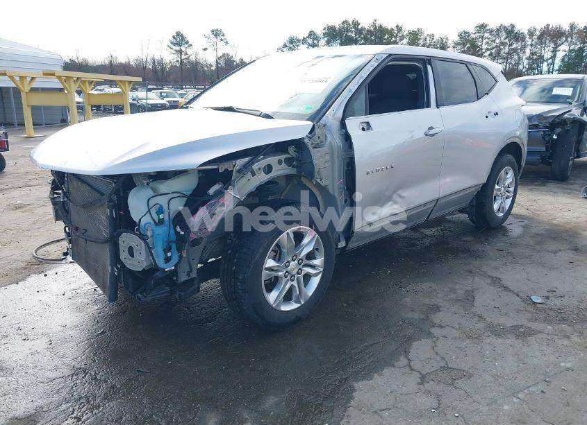 Photo 2 of 2020 Chevrolet Blazer FWD 2LT (VIN 3GNKBCRS6LS596504)