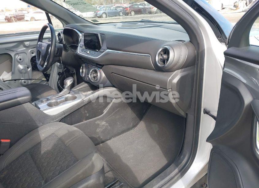 Photo 5 of 2020 Chevrolet Blazer FWD 2LT (VIN 3GNKBCRS6LS596504)