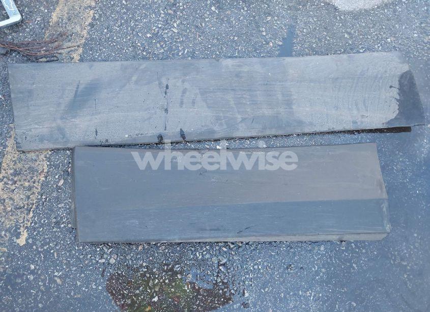 Photo 12 of 2020 Chevrolet Blazer FWD 2LT (VIN 3GNKBCRS6LS644955)