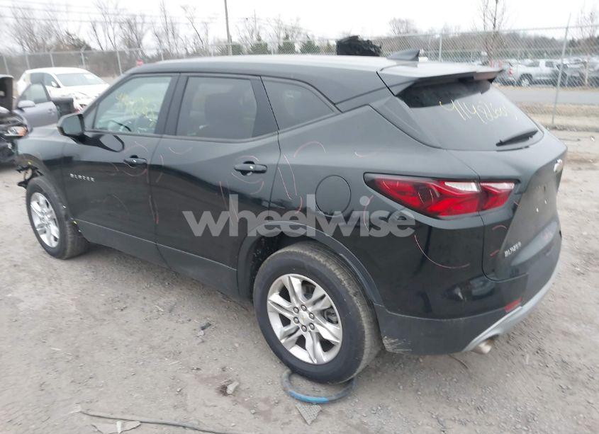 Photo 3 of 2020 Chevrolet Blazer FWD 2LT (VIN 3GNKBCRS6LS701526)