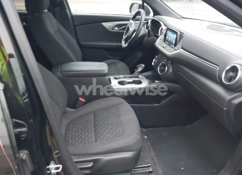 Photo 5 of 2020 Chevrolet Blazer FWD 2LT (VIN 3GNKBCRS6LS701526)