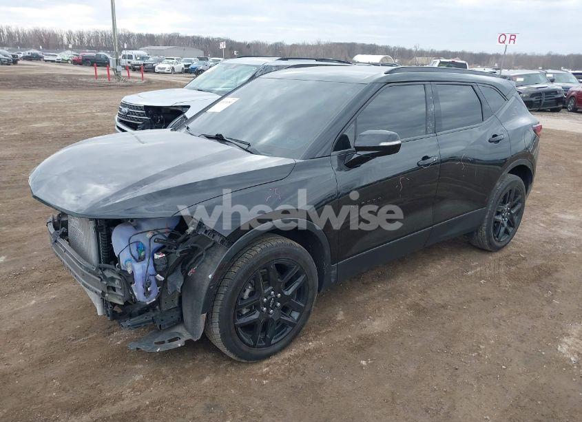 Photo 2 of 2021 Chevrolet Blazer FWD 2LT (VIN 3GNKBCRS6MS535395)