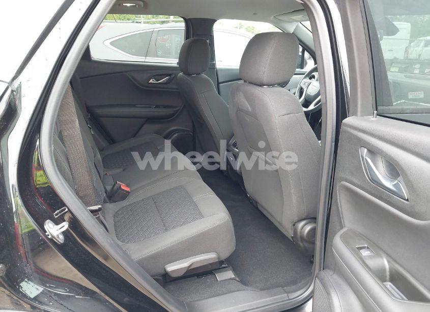 Photo 8 of 2021 Chevrolet Blazer FWD 2LT (VIN 3GNKBCRS6MS554917)