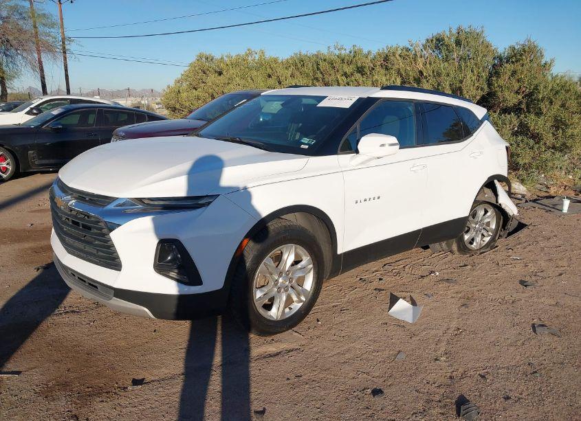 Photo 2 of 2019 Chevrolet Blazer (VIN 3GNKBCRS7KS621053)