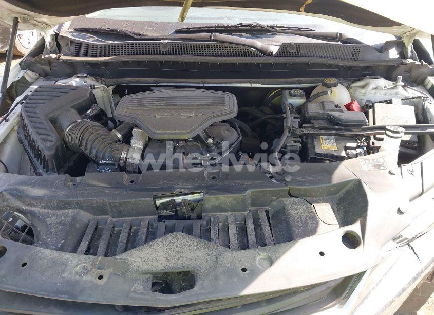 Photo 10 of 2019 Chevrolet Blazer (VIN 3GNKBCRS7KS668731)