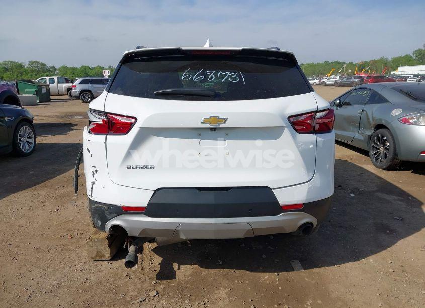 Photo 16 of 2019 Chevrolet Blazer (VIN 3GNKBCRS7KS668731)