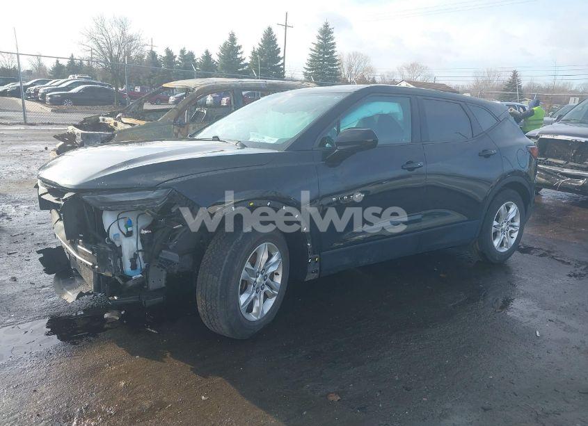 Photo 2 of 2020 Chevrolet Blazer FWD 2LT (VIN 3GNKBCRS7LS610653)