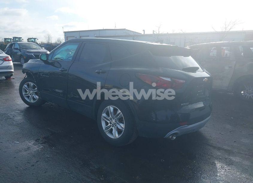 Photo 3 of 2020 Chevrolet Blazer FWD 2LT (VIN 3GNKBCRS7LS610653)