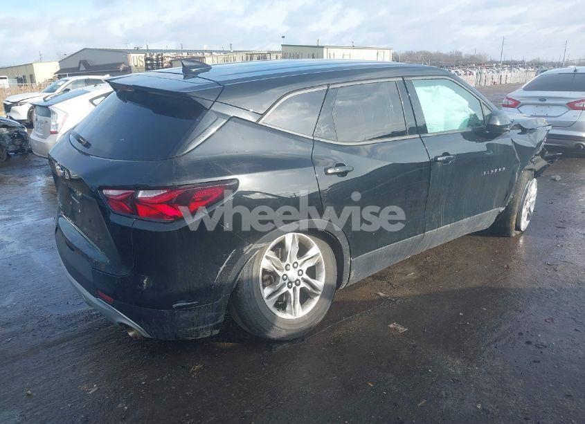 Photo 4 of 2020 Chevrolet Blazer FWD 2LT (VIN 3GNKBCRS7LS610653)