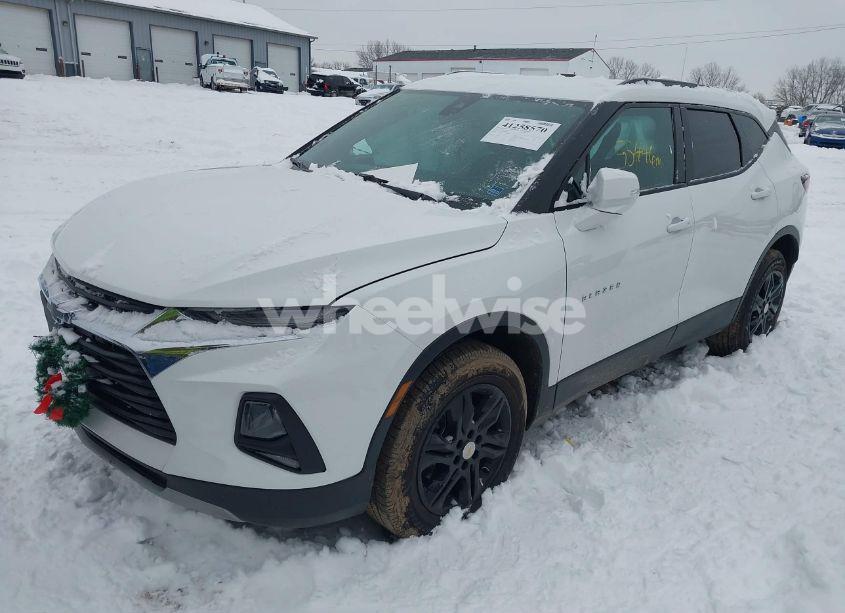 Photo 2 of 2021 Chevrolet Blazer FWD 2LT (VIN 3GNKBCRS7MS501854)