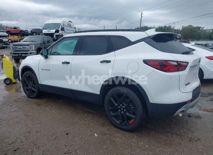 Photo 3 of 2021 Chevrolet Blazer FWD 2LT (VIN 3GNKBCRS7MS515379)