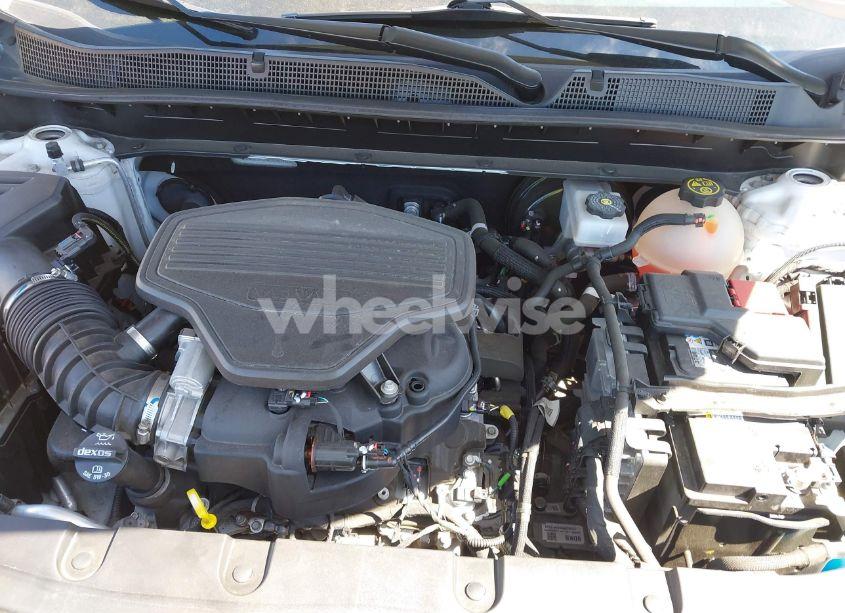 Photo 10 of 2021 Chevrolet Blazer FWD 2LT (VIN 3GNKBCRS7MS538791)